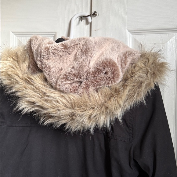 Hollister Heritage Collection Coat with Cream Fur Lining - Picture 6 of 7